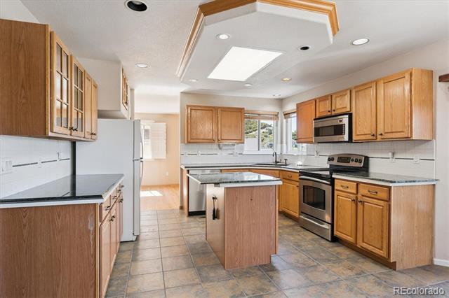 1387 Fox Canyon Lane