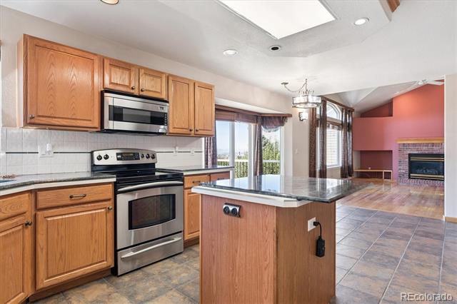 1387 Fox Canyon Lane
