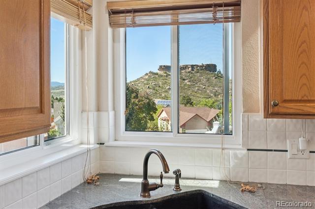 1387 Fox Canyon Lane