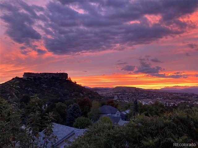 1387 Fox Canyon Lane