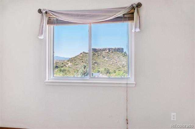 1387 Fox Canyon Lane