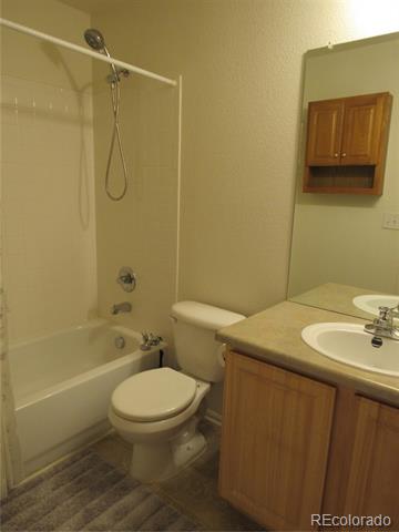 573 Alton Way Unit: B