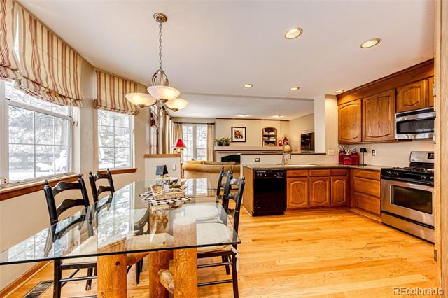 2105 Weatherstone Circle