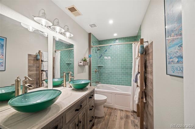 156 Shady Hollow