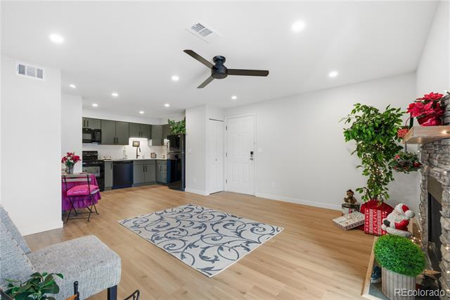 2575 S Syracuse Way Unit: 205