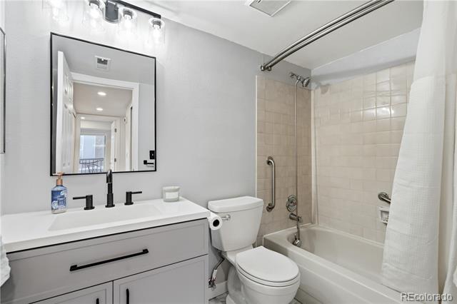 2575 S Syracuse Way Unit: 205