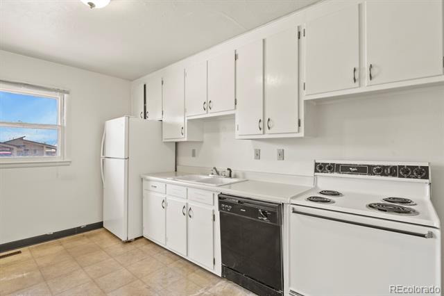 351 W Hazelnut Way Unit: 353