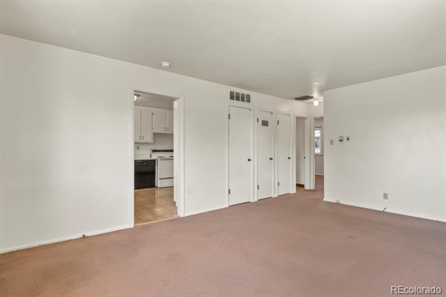 351 W Hazelnut Way Unit: 353