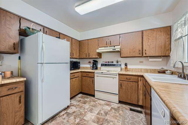 16065 E Oxford Drive