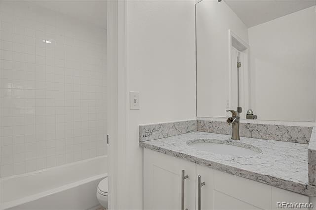 505 E 24TH Street Unit: 204
