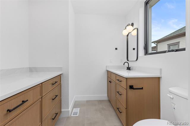 203 E Chester Street Unit: A