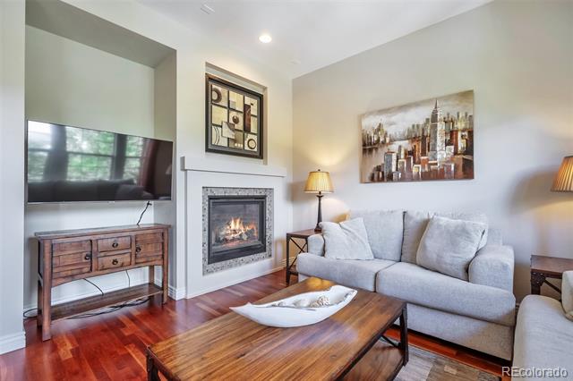 10152 Inverness Main Street