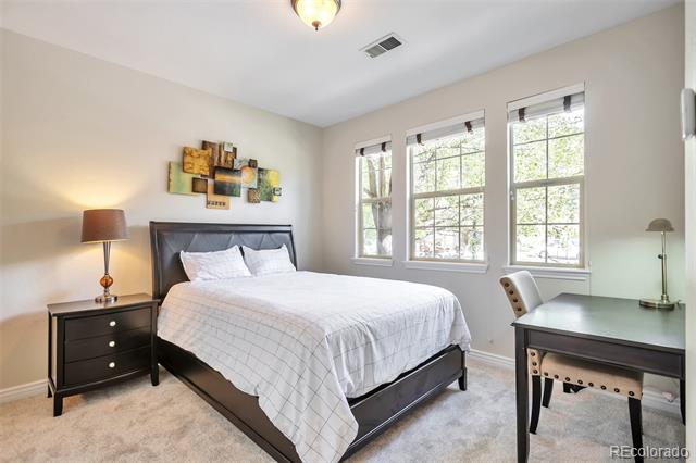 10152 Inverness Main Street