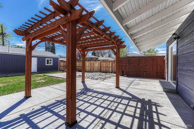 1490 S Ivy Way