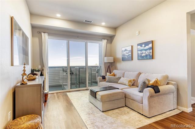 420 E Fremont Place Unit: 407