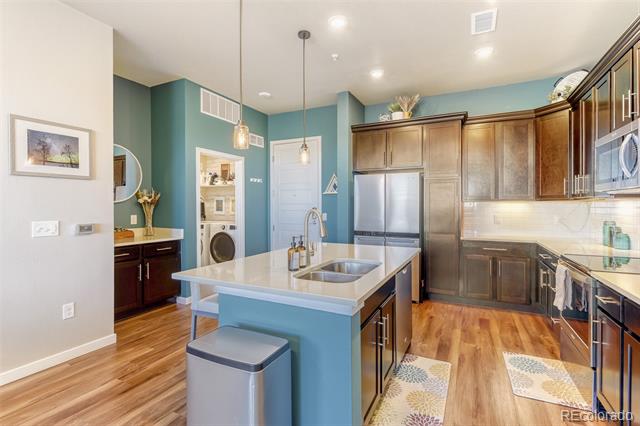 420 E Fremont Place Unit: 407