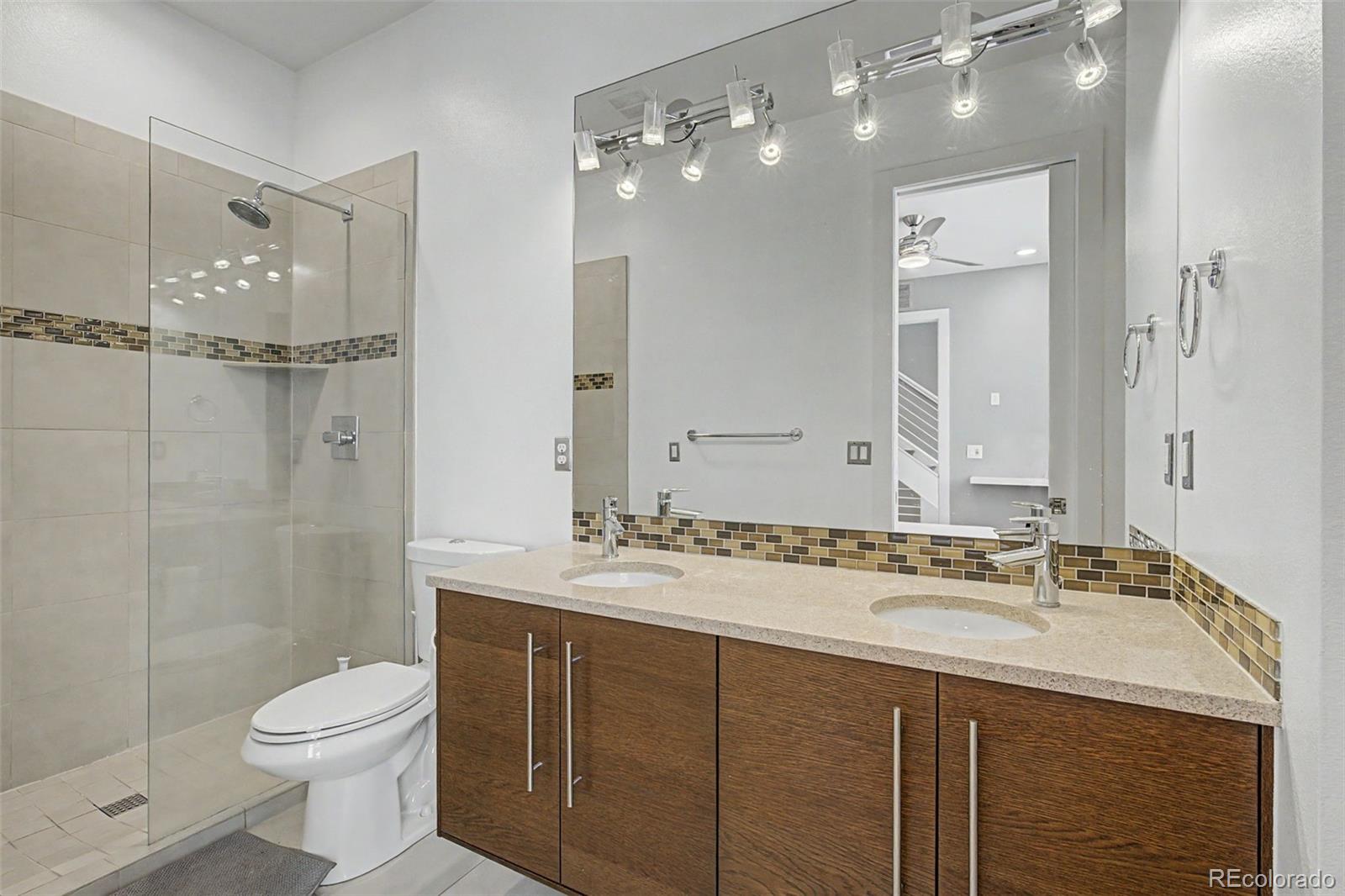 2115 W 32nd Avenue Unit: 3