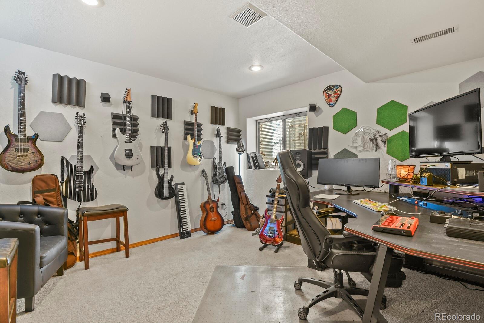 4912 Chariot Drive