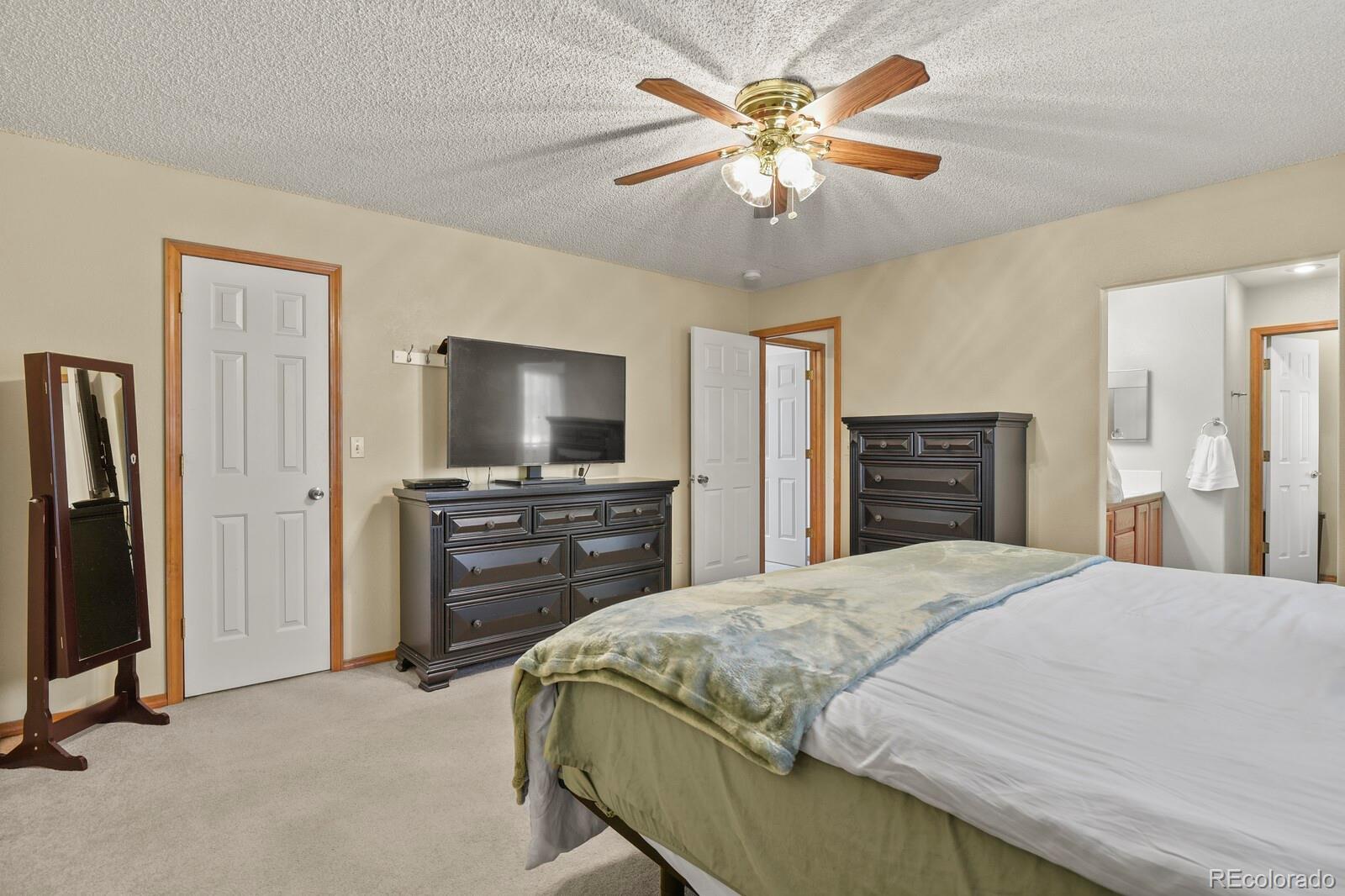 4912 Chariot Drive