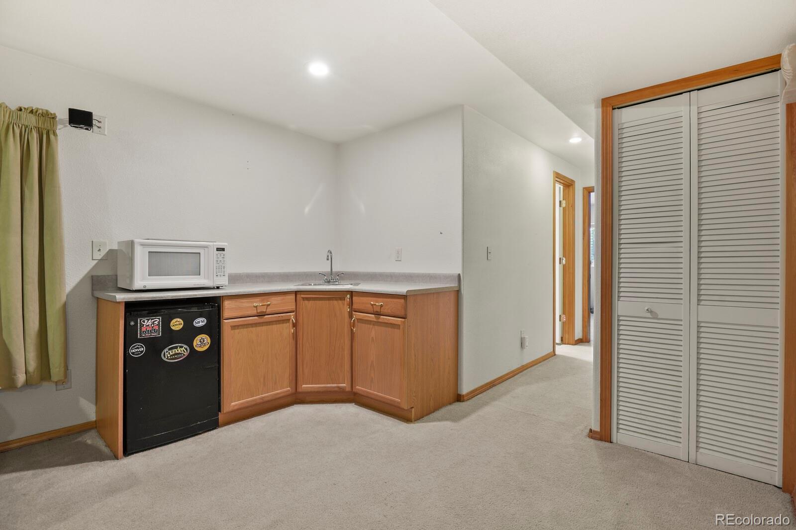 4912 Chariot Drive