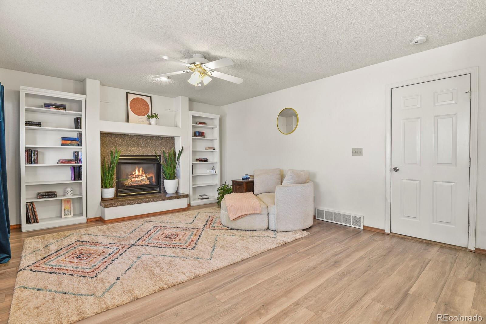 4912 Chariot Drive