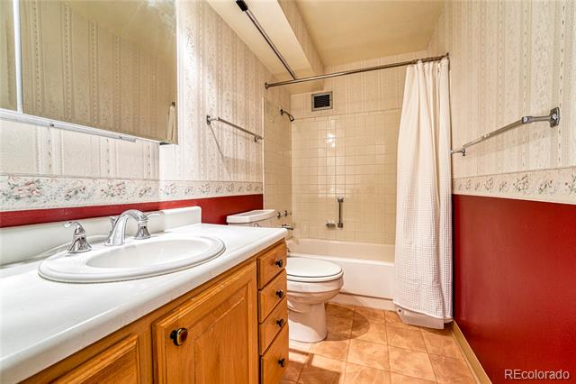 6940 E Girard Avenue Unit: 203