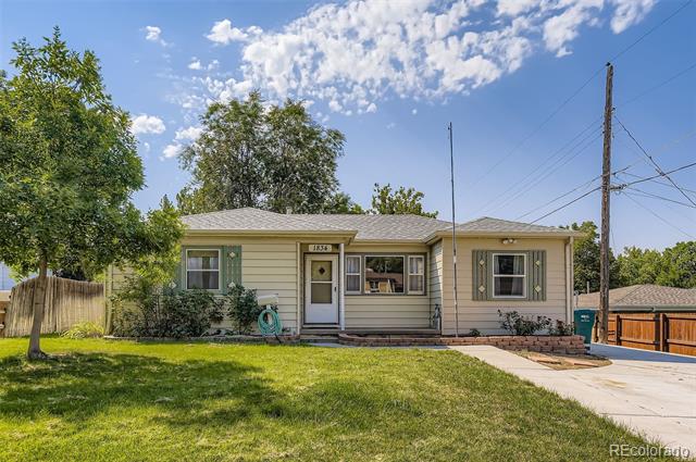 1834 W Crestline Avenue