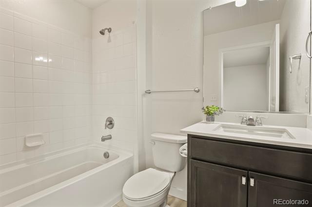 7498 E 157th Place