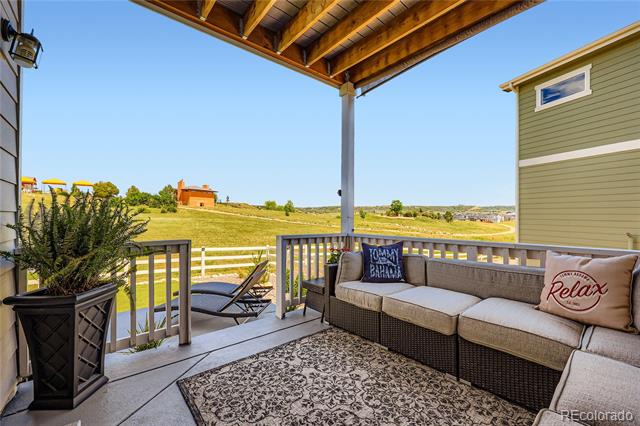 2112 Peralta Loop