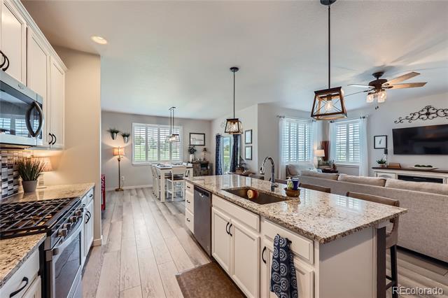 2112 Peralta Loop