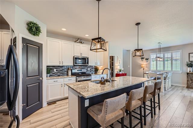 2112 Peralta Loop