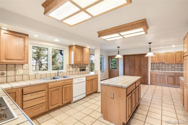 29130 Upper Moss Rock Road