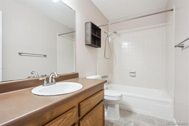 800 Park View Place