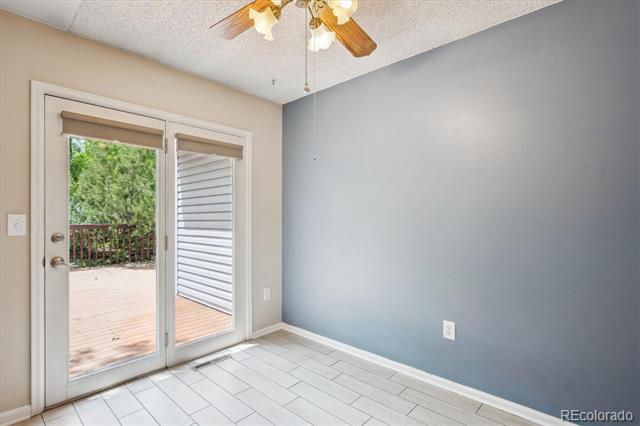 800 Park View Place
