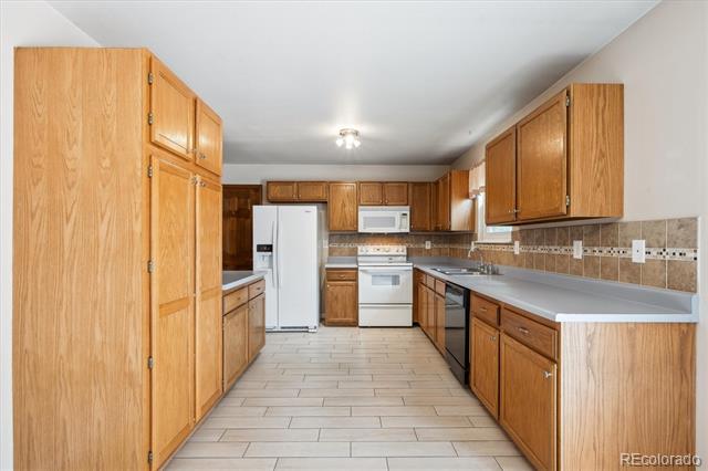 800 Park View Place