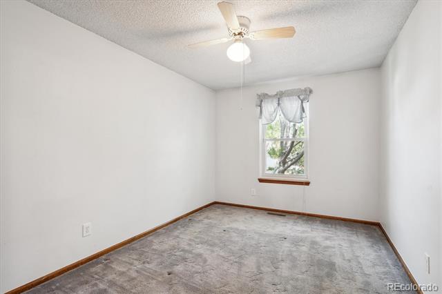 800 Park View Place