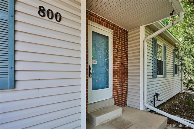 800 Park View Place
