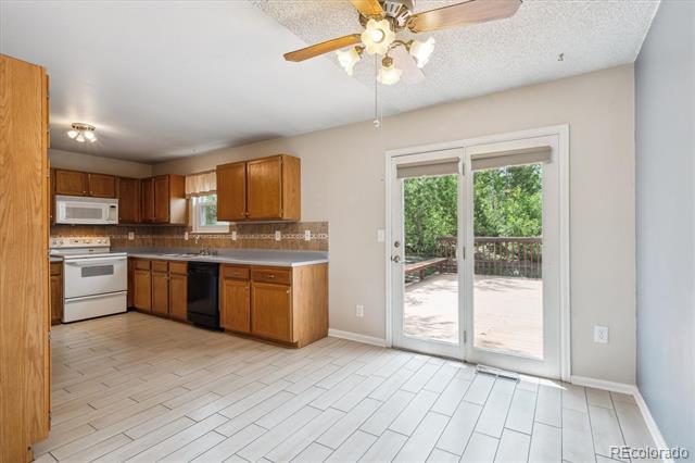 800 Park View Place