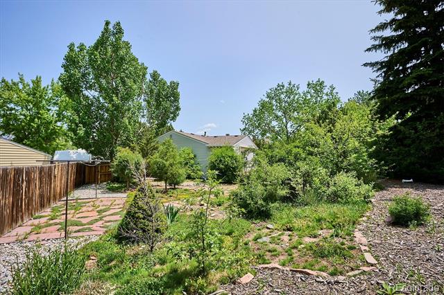 800 Park View Place