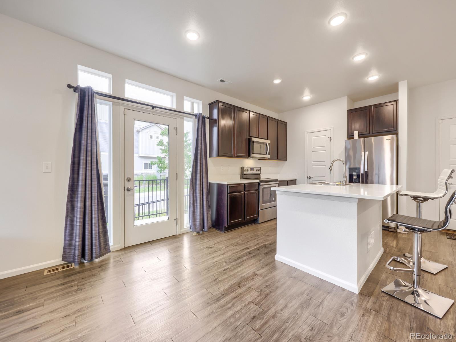 19990 E 40TH Avenue Unit: 4
