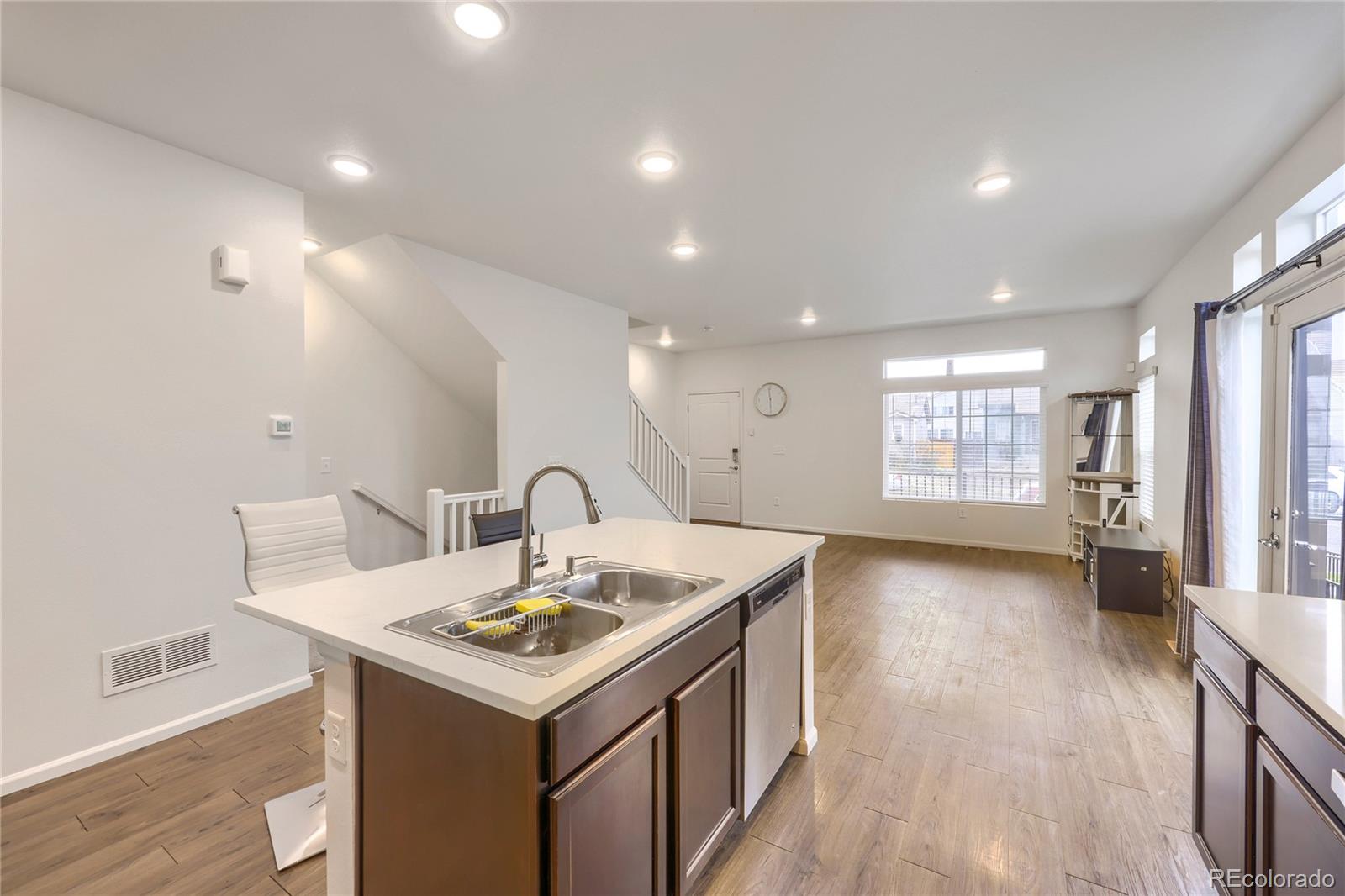19990 E 40TH Avenue Unit: 4
