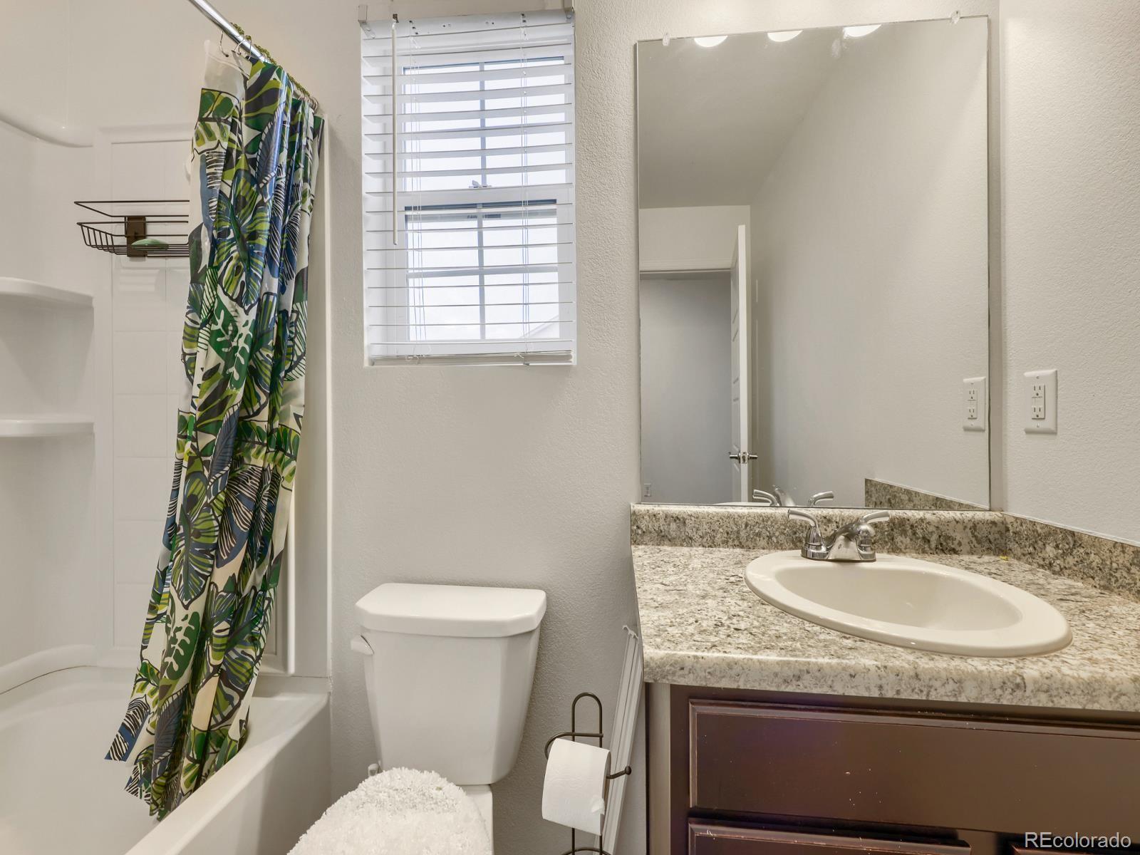 19990 E 40TH Avenue Unit: 4