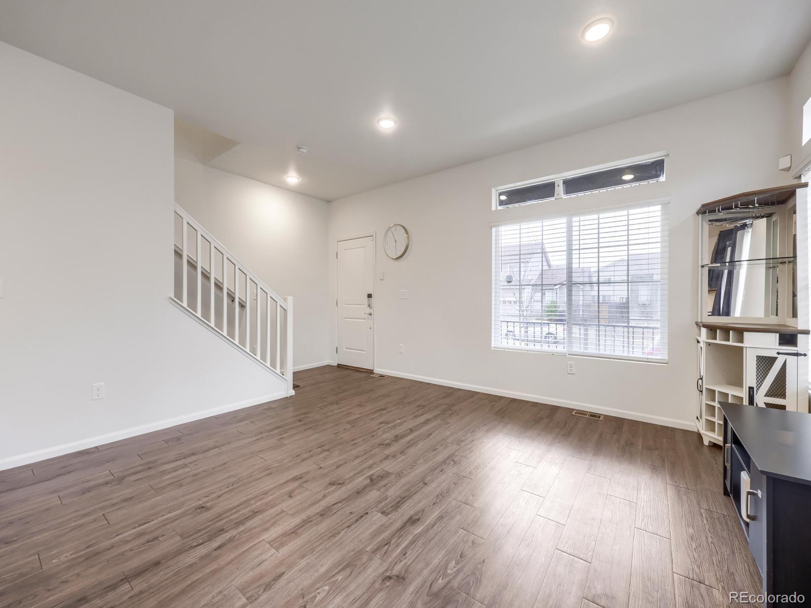 19990 E 40TH Avenue Unit: 4