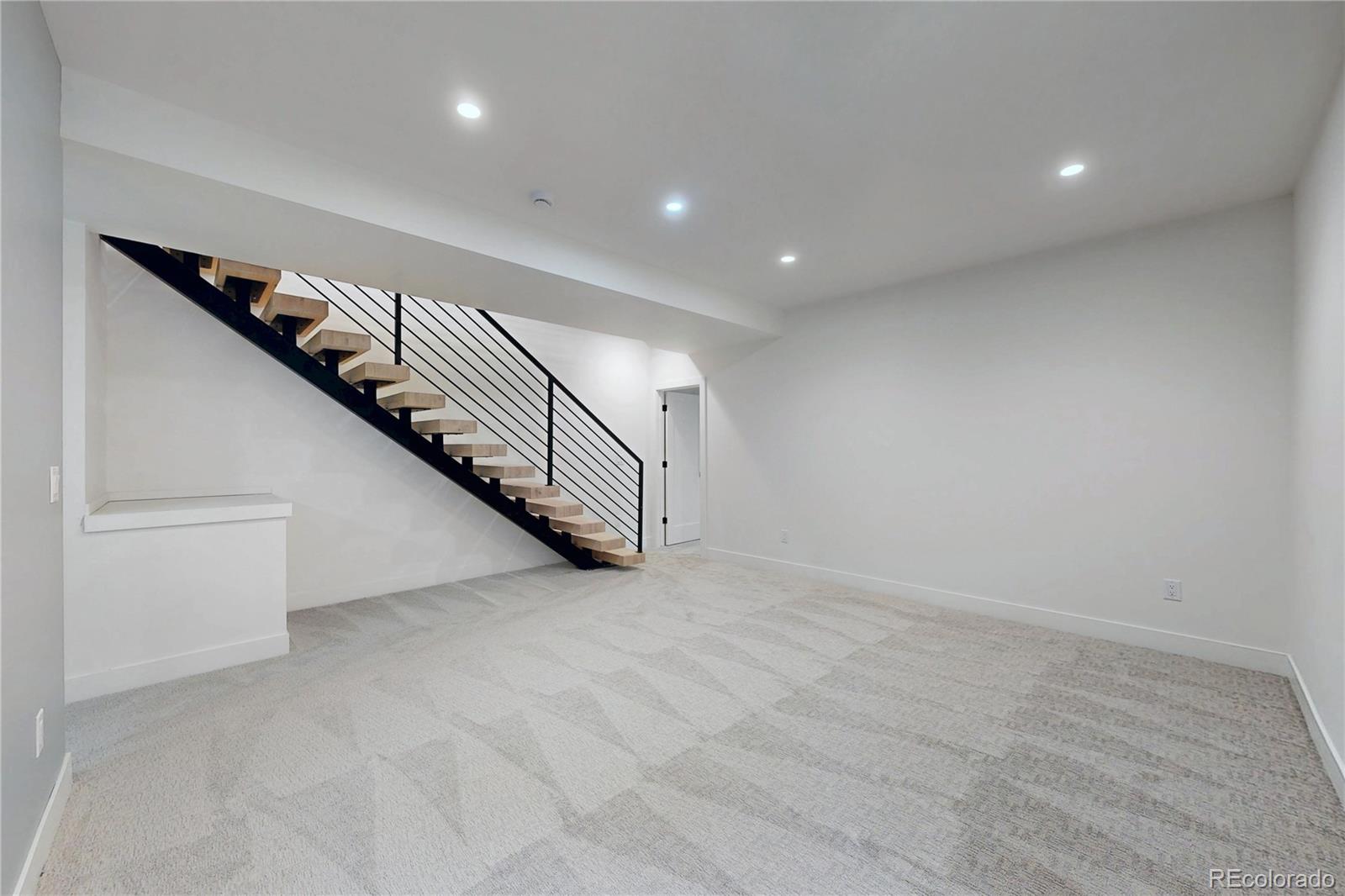 2403 S Franklin