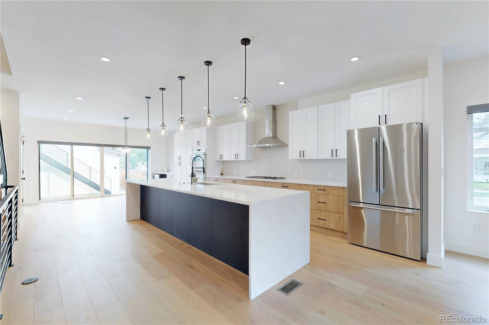 2403 S Franklin