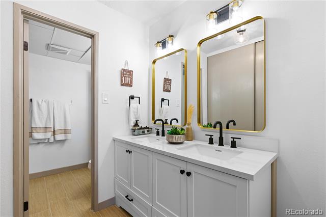 2281 S Vaughn Way Unit: 201A
