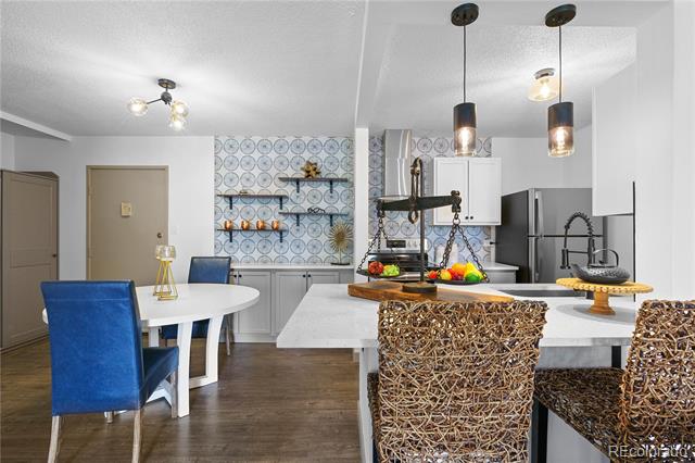 2281 S Vaughn Way Unit: 201A