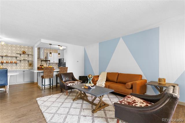 2281 S Vaughn Way Unit: 201A