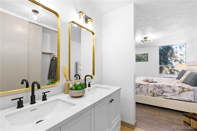 2281 S Vaughn Way Unit: 201A