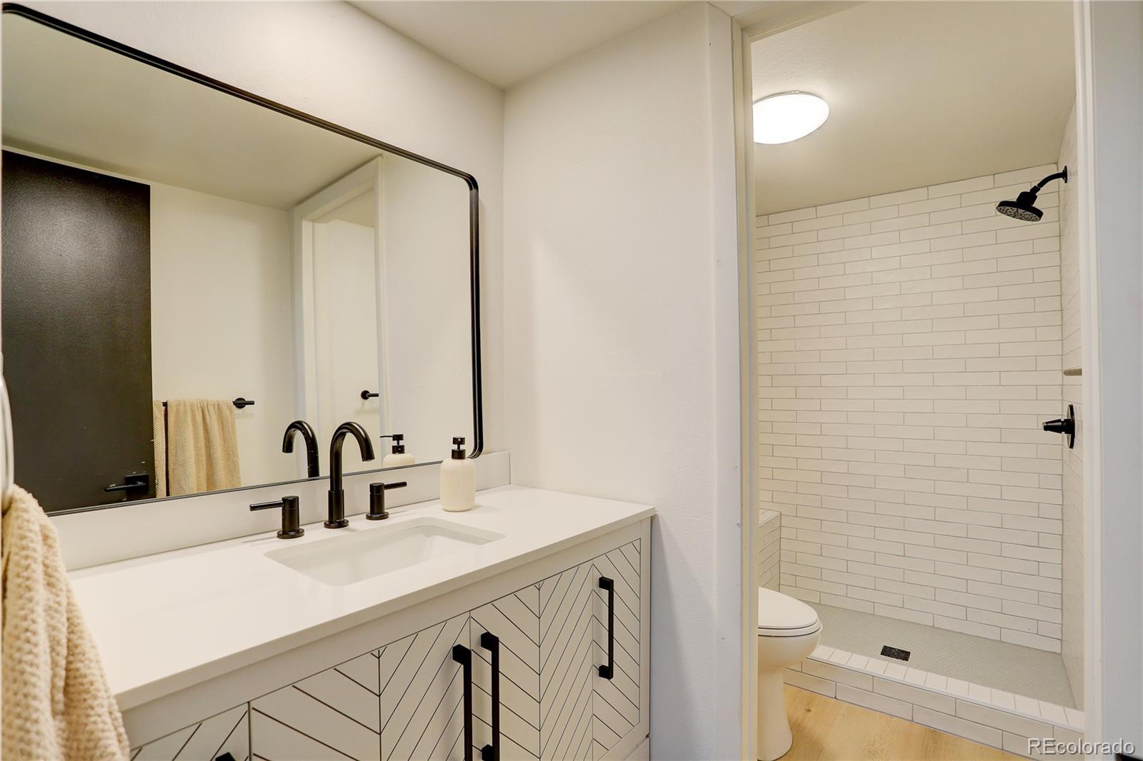7250 Eastmoor Drive Unit: 124